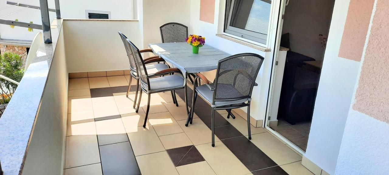 Apartment Miroslav Krk Town Eksteriør bilde